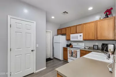 6626 W Laurel Avenue, Glendale, AZ 85304 - Photo 7