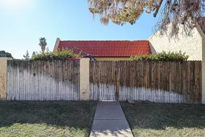 3326 W Tangerine Lane W, Phoenix, AZ 85051 - Photo 13
