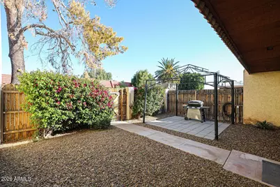 3326 W Tangerine Lane W, Phoenix, AZ 85051 - Photo 15