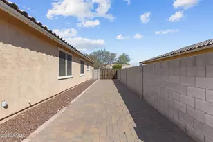 9943 W Andrea Dr, Peoria, AZ 85383 - Photo 37