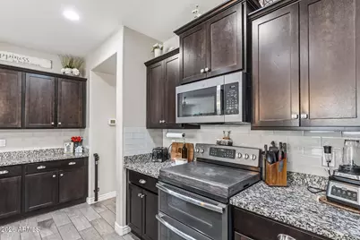 9943 W Andrea Drive, Peoria, AZ 85383 - Photo 11