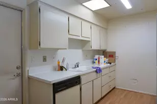 10034 W Hawthorn Dr, Sun City, AZ 85351 - Photo 19