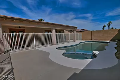 13253 W Paradise Lane, Surprise, AZ 85374 - Photo 33