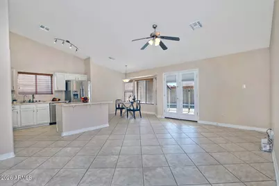 13253 W Paradise Lane, Surprise, AZ 85374 - Photo 11