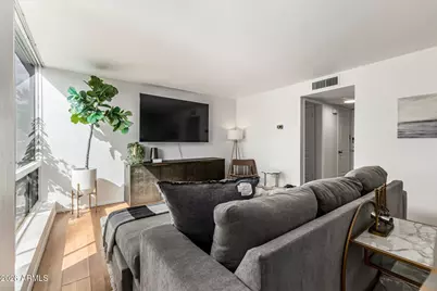 3242 E Camelback Road #102, Phoenix, AZ 85018 - Photo 5