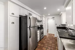 3242 E Camelback Rd, Phoenix, AZ 85018 - Photo 13