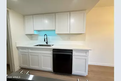 10215 N 8th Street #B, Phoenix, AZ 85020 - Photo 3