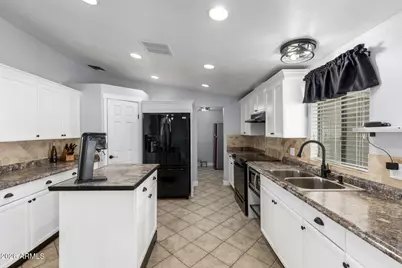 16022 N 70th Avenue, Peoria, AZ 85382 - Photo 9