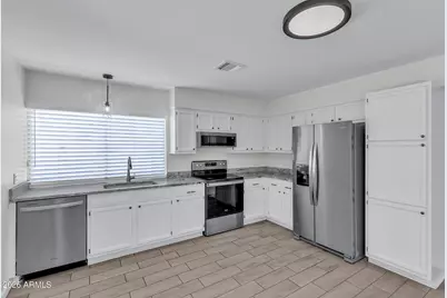 5543 W Golden Lane, Glendale, AZ 85302 - Photo 7