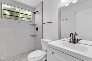 5543 W Golden Ln, Glendale, AZ 85302 - Photo 15