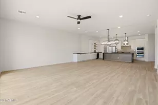 7379 W Lisbon Ln, Peoria, AZ 85381 - Photo 9