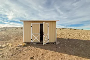 51880 N Gold Plains Rd, Seligman, AZ 86337 - Photo 23