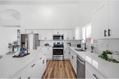 11446 W Clover Way, Avondale, AZ 85392 - Photo 7