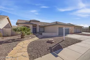 11446 W Clover Way, Avondale, AZ 85392 - Photo 3