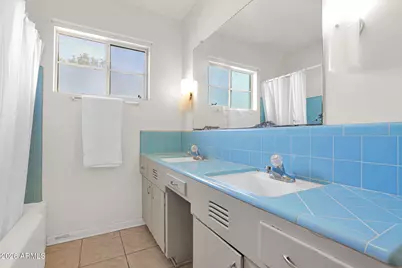 5343 E Verde Lane, Phoenix, AZ 85018 - Photo 11