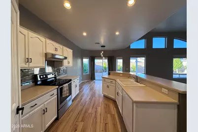 722 W Beth Drive, Phoenix, AZ 85041 - Photo 5