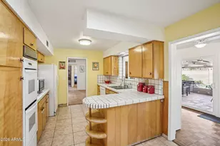 304 E Concorda Dr, Tempe, AZ 85282 - Photo 9