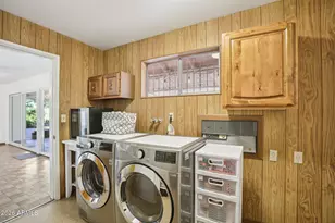 304 E Concorda Dr, Tempe, AZ 85282 - Photo 33