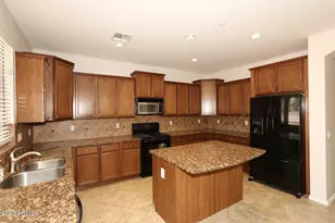 7062 W Andrew Ln, Peoria, AZ 85383 - Photo 5