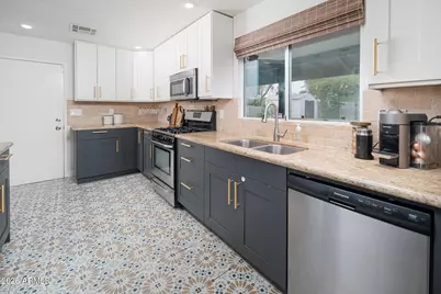 1731 W Highland Avenue, Phoenix, AZ 85015 - Photo 5