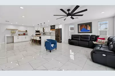 7148 W Catalina Drive, Phoenix, AZ 85033 - Photo 5