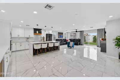 7148 W Catalina Drive, Phoenix, AZ 85033 - Photo 9