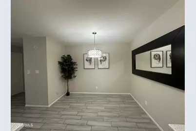 5525 E Thomas Road #R8, Phoenix, AZ 85018 - Photo 9