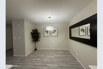 5525 E Thomas Road #Unit R8, Phoenix, AZ 85018 - Photo 9