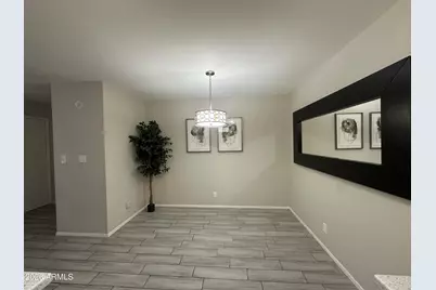 5525 E Thomas Road #Unit R8, Phoenix, AZ 85018 - Photo 9