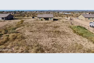21333 W Sleepy Ranch Road, Wittmann, AZ 85361 - Photo 3