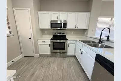 1017 S 5th Avenue, Avondale, AZ 85323 - Photo 7