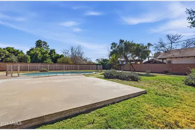 3223 E Weldon Avenue, Phoenix, AZ 85018 - Photo 43
