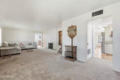 3223 E Weldon Avenue, Phoenix, AZ 85018 - Photo 11