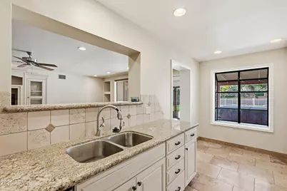 3223 E Weldon Avenue, Phoenix, AZ 85018 - Photo 23