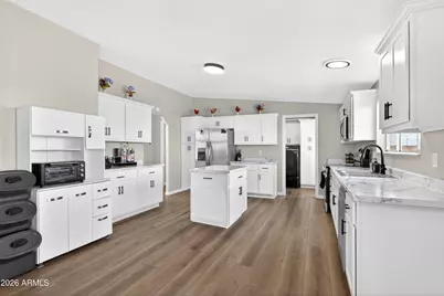 936 Deer Field Boulevard, Winslow, AZ 86047 - Photo 1