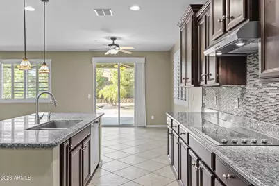 9382 W Louise Drive, Peoria, AZ 85383 - Photo 5