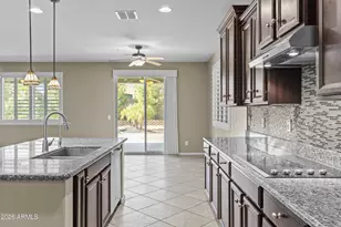 9382 W Louise Dr, Peoria, AZ 85383 - Photo 5