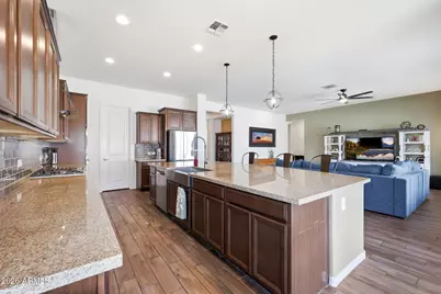 18932 W Windsor Boulevard, Litchfield Park, AZ 85340 - Photo 17