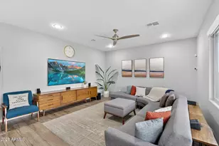 690 N Sparrow Ct, Gilbert, AZ 85234 - Photo 7