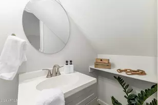 10207 North 8th St, Phoenix, AZ 85020 - Photo 9