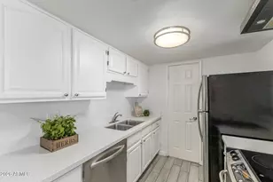 10207 North 8th St, Phoenix, AZ 85020 - Photo 7