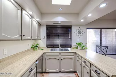 3013 W Phelps Road, Phoenix, AZ 85053 - Photo 9