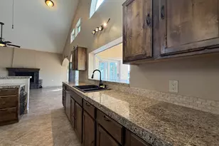 11003 W Laurelwood Ln, Avondale, AZ 85392 - Photo 7