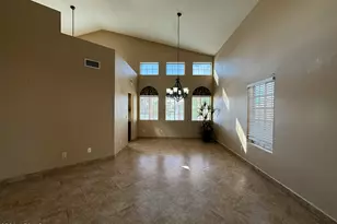11003 W Laurelwood Ln, Avondale, AZ 85392 - Photo 5