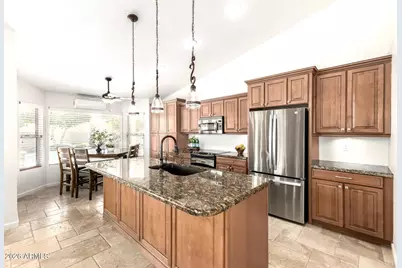 3827 E Glenhaven Drive, Phoenix, AZ 85048 - Photo 9