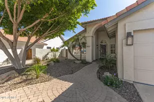 3827 E Glenhaven Dr, Phoenix, AZ 85048 - Photo 3