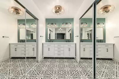 4341 E Betty Elyse Lane, Phoenix, AZ 85032 - Photo 19