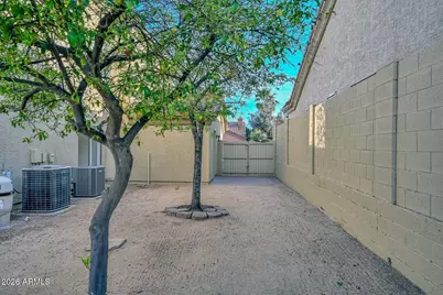 1942 E Claire Drive E, Phoenix, AZ 85022 - Photo 35