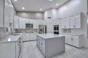 1942 E Claire Dr E, Phoenix, AZ 85022 - Photo 7