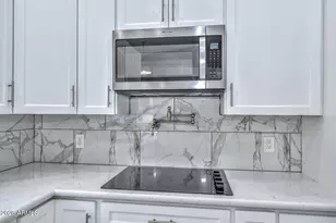 1942 E Claire Dr E, Phoenix, AZ 85022 - Photo 9